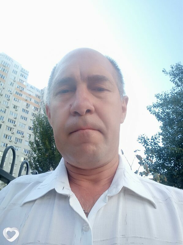 Артём