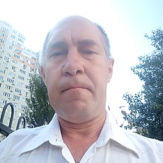 Артём