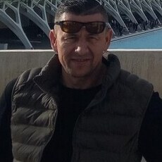 Артём