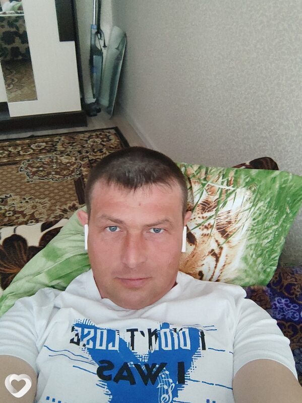 Артём