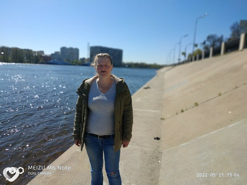 Оля
