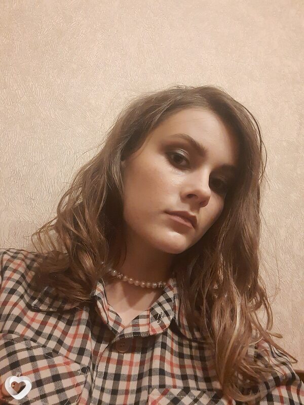 Оля