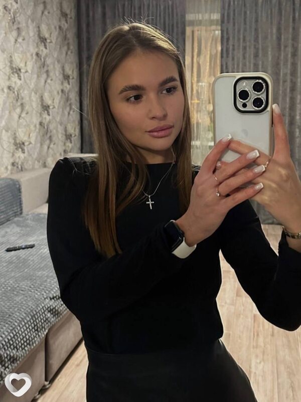 Оля