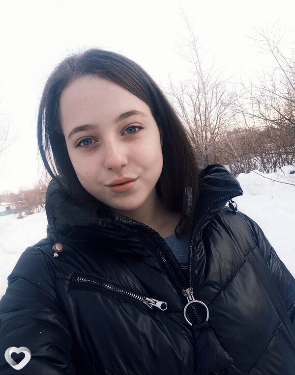 Оля