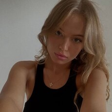 Оля