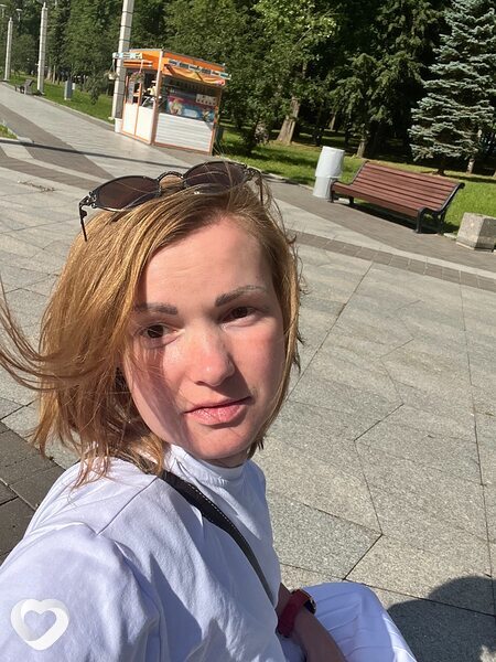 Оля