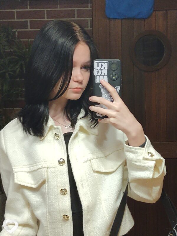 Оля