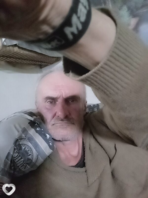 Артём