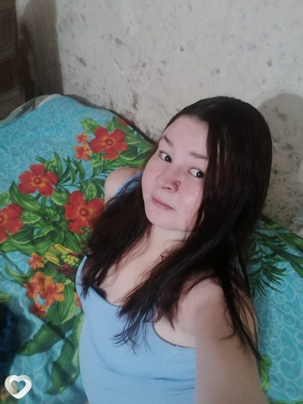 Оля